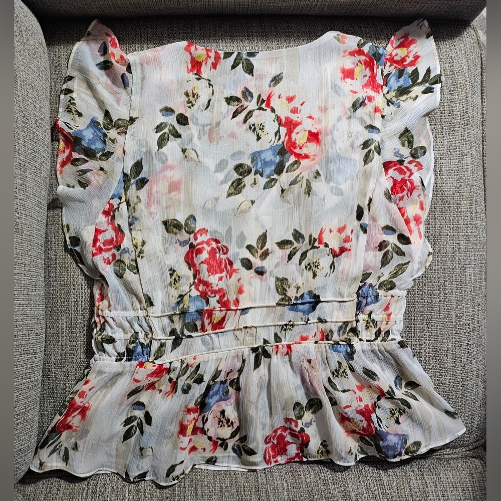 White House Black Market Flutter-Sleeve Blouse Size Medium - Picture 6 of 10